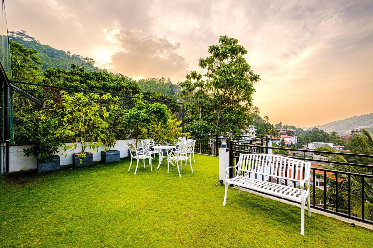 Queens Mount Ridge Kandy Exterior photo