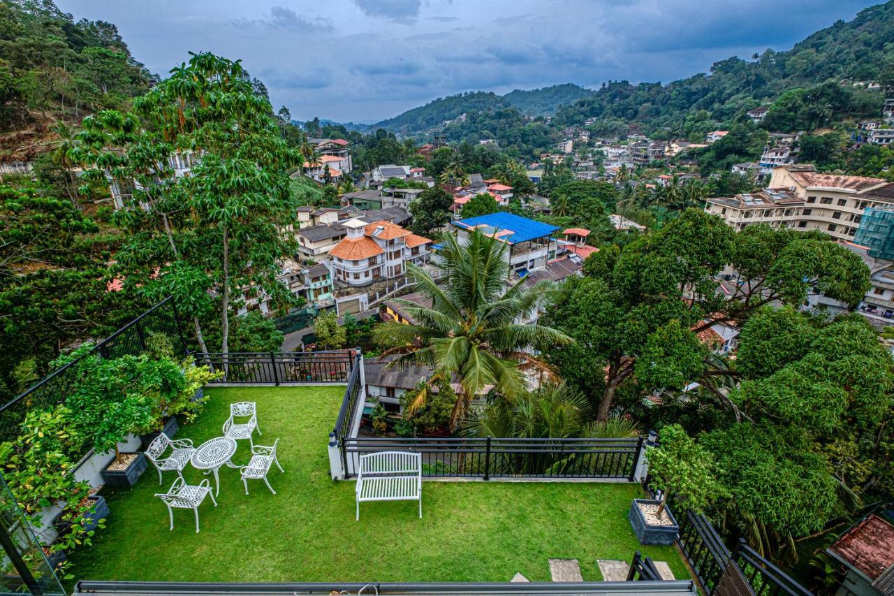 Queens Mount Ridge Kandy Exterior photo