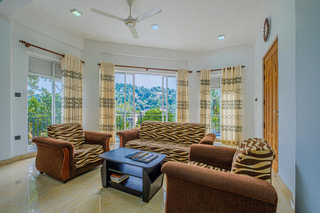 Queens Mount Ridge Kandy Exterior photo